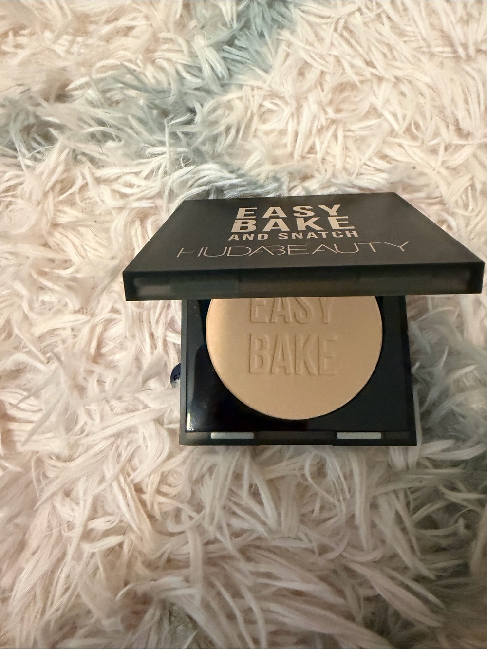 Huda Beauty Easy Bake Pressed Powder - peach